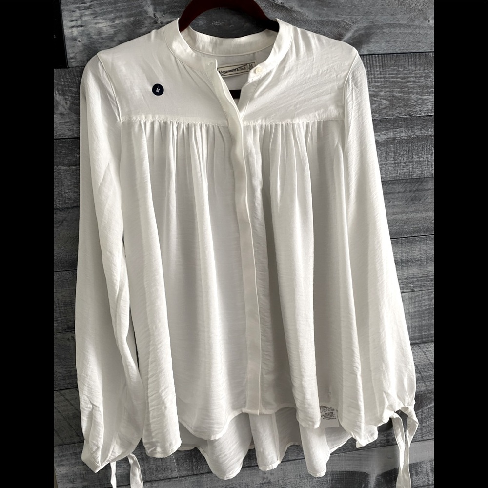 Abercrombie and Fitch white blouse size m